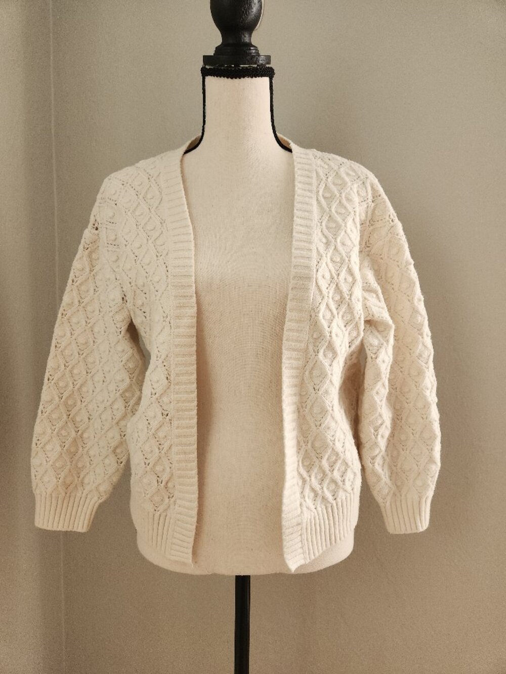 Old Navy Cable Knit Cream Open Cardigan Girls 10-12